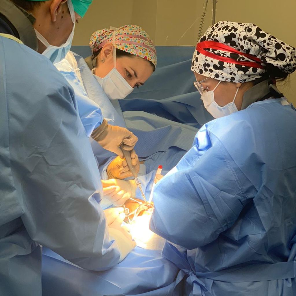 DOCTORA LESLY